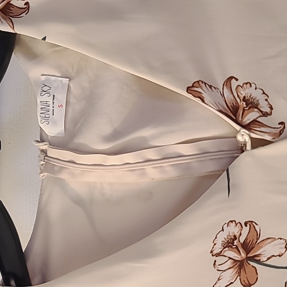 NWT Juniors dress - Picture 5 of 5